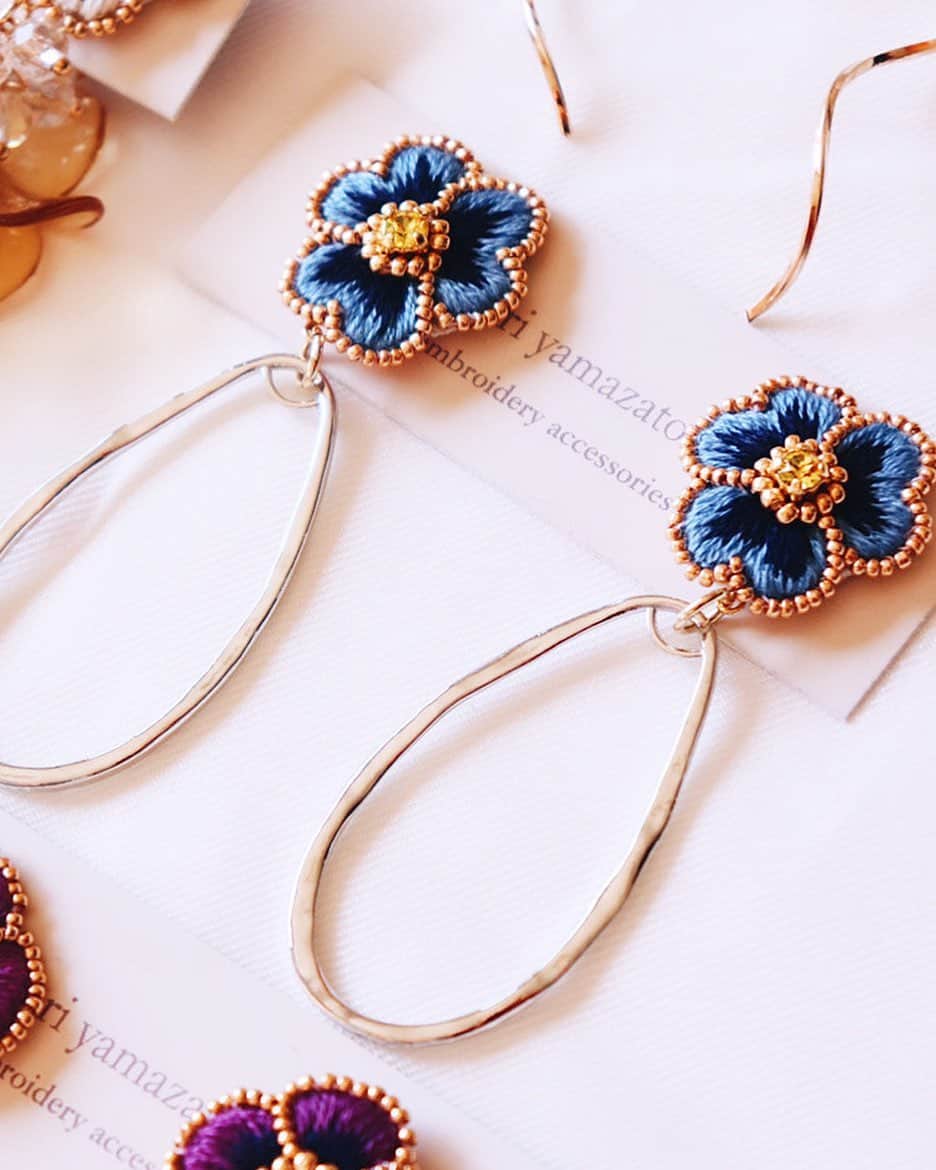 handmade shopのインスタグラム：「月に1回のonline shopオープン中です👼❤️﻿ ﻿ プロフィールのリンクからご覧ください﻿ ﻿ 早速ご注文いただいたみなさま﻿ ありがとうございます☺️﻿ ﻿ コンビニ払いや銀行振込みの方は﻿ ご入金忘れのないようお願いいたします🌟﻿ ﻿ 引き続きお買い物を﻿ お楽しみください🍒」