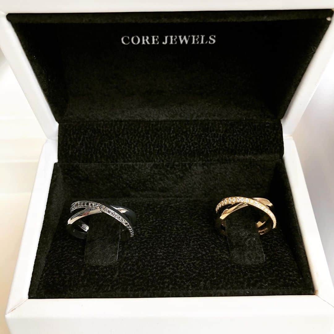 のインスタグラム：「Delivered Wedding Ring MOBIUS®︎COREJEWELS #corejewels #corejewelsbridal  #corejewelsmobius #corejewelsharajuku #jewelry #art #pairring #congrats」