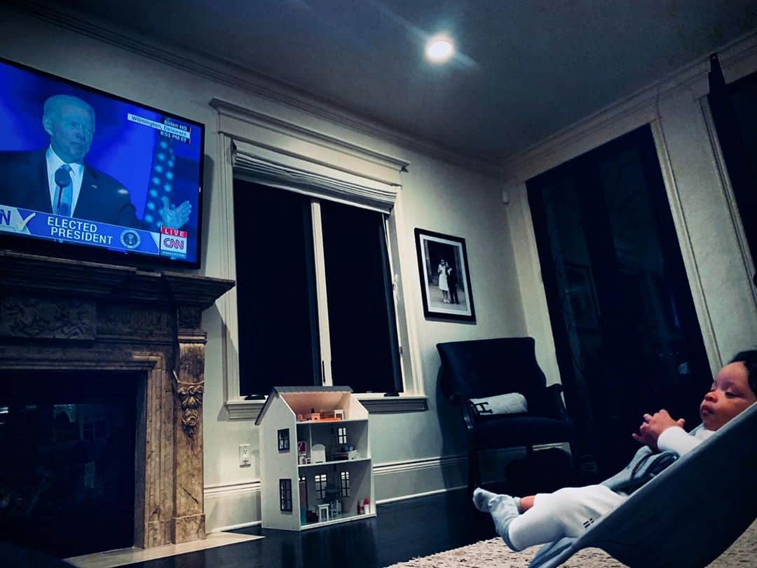 ラッセル・ウィルソンのインスタグラム：「Historic. Thank you Mr. President.」