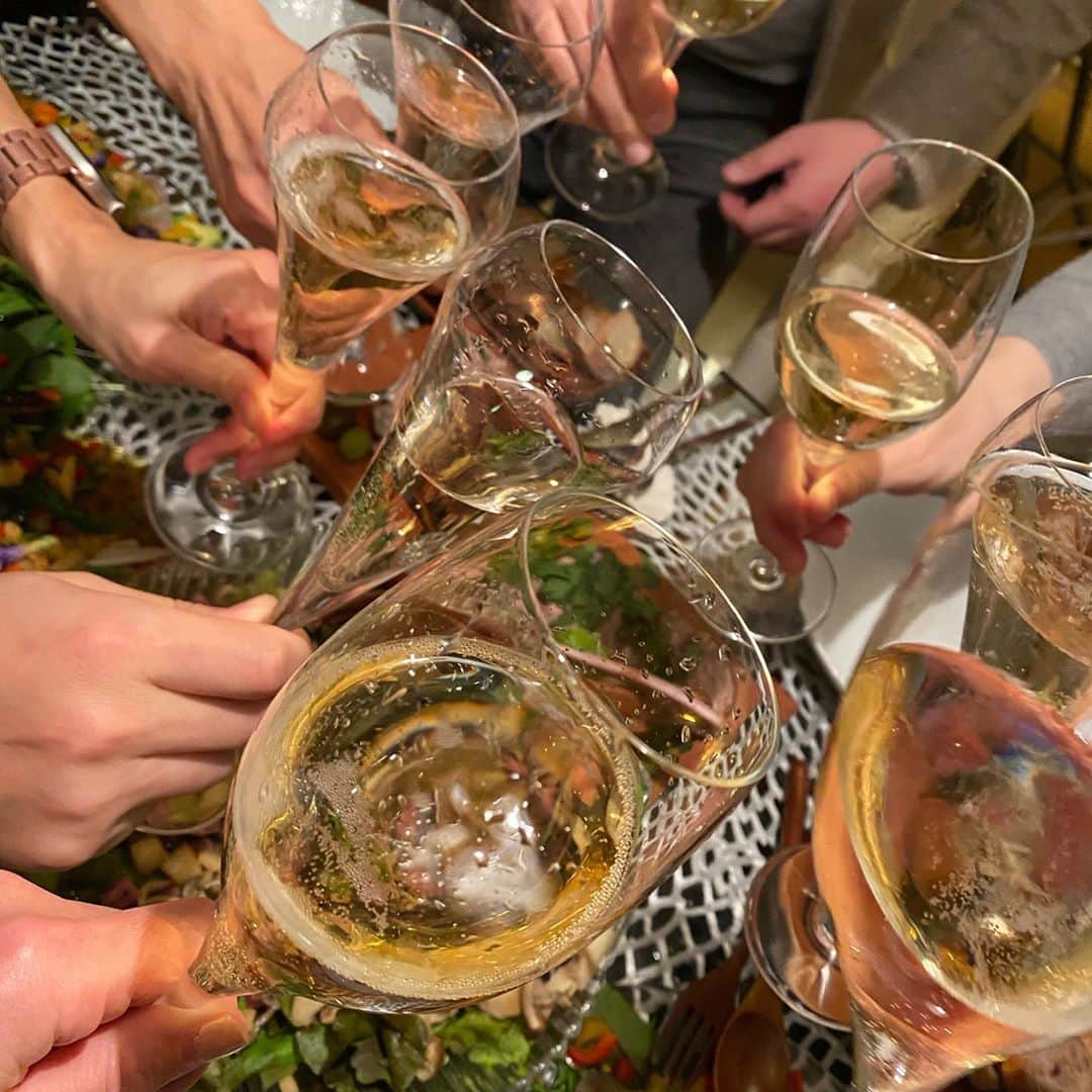 山本侑貴子さんのインスタグラム写真 - (山本侑貴子Instagram)「ワインエキスパートの試験に合格した友人が合格を祝して、おもてなしをしてくれました  素晴らしいワインとお料理をご馳走様になり、ありがとうございました💖」11月8日 14時23分 - yukiko.diningandstyle.wine
