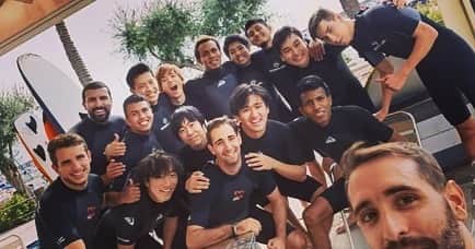 Alb Barcelona Football Academyのインスタグラム：「📣マリンアクティビティ📣 . リーグ戦の再開に向け、チームはパデルサーフでチームワークを強化💪🏄‍♂️🌊 . . バルセロナの海、最高なんだよなあ... . . ※スペイン非常事態宣言発令前の実施となります。 . . #アルビレックス新潟 #バルセロナ #アルビバルセロナ #アルビレックス新潟バルセロナ  #サッカー #留学 #スポーツビジネス #指導者 #スペイン #スペイン語 #海外」