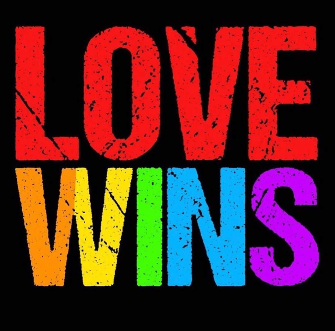 A.J.さんのインスタグラム写真 - (A.J.Instagram)「🇺🇸 We did it! Congratulations to this team. Kamala has made history. Love has won!」11月8日 14時50分 - aj_mclean