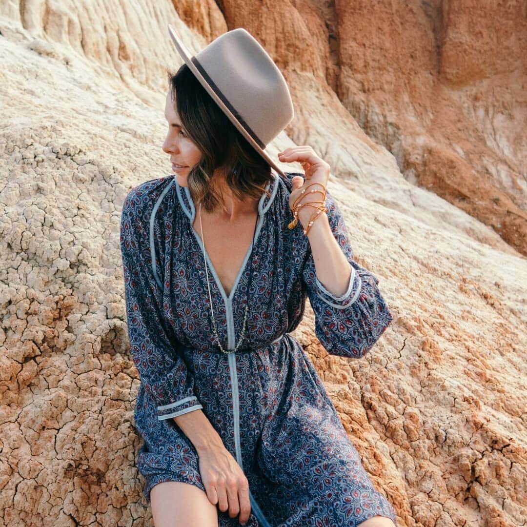 ミーガンパークのインスタグラム：「Effortless summer dressing // @gyspsyfind wears the Melike Day Dress. Find it in store and online now x」