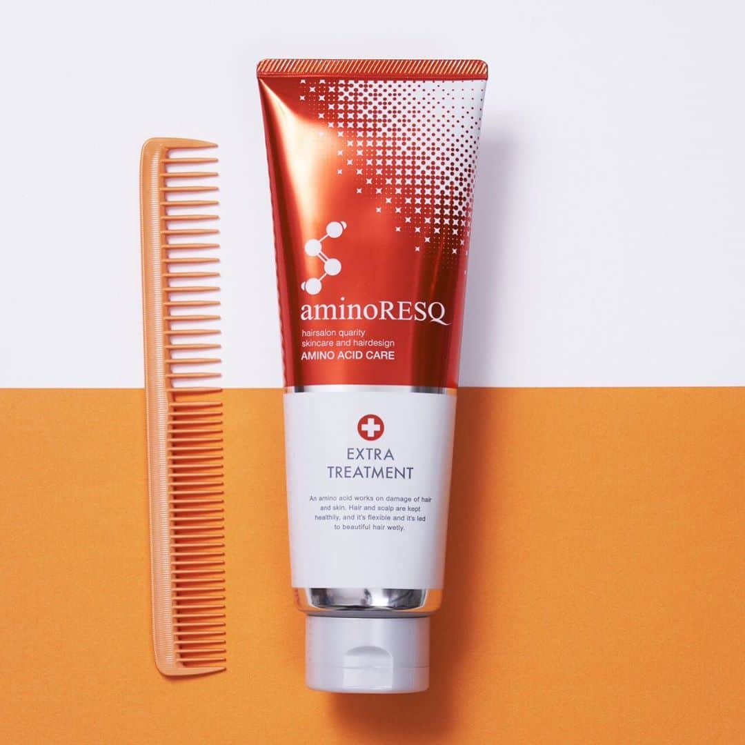 のインスタグラム：「アミノレスキューヘアパックが﻿ リニューアルして新登場！﻿ ﻿ エクストラトリートメントは﻿ うねる、広がるくせ毛を徹底補修✨﻿ ﻿ 熱によるダメージを防ぎながら﻿ 潤いを保つ、高密封ヘアパックです🧡﻿ ﻿ ﻿ #aminoresq #アミノレスキュー #shampoo #シャンプー #treatment #トリートメント #haircare #ヘアケア #scalpcare #アミノ酸 #アミノ酸シャンプー #new #newface #サロン品質 #モイスト #moist #smooth #保湿 #ハリコシ #ツヤ髪 #サラサラ  #ダメージケア #低刺激 #美髪 #healthy #beauty #bathtime #hairpack #renewal #くせ毛」