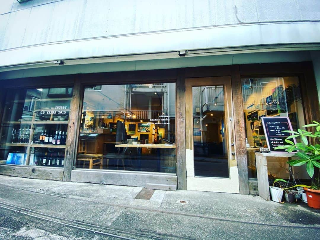 猪狩翔一さんのインスタグラム写真 - (猪狩翔一Instagram)「#近藤康平 さんの個展に。 お店は落ち着いて鑑賞できるとても良い雰囲気で、何よりどの絵もとても素晴らしかった。 12/13までなので是非〜 僕も再訪目論んでいる。」11月8日 15時19分 - shouichi_igari