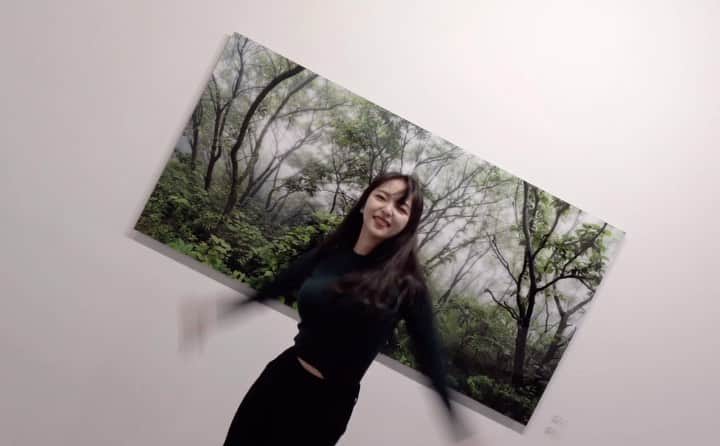 ユジョン のインスタグラム：「#사진전 이렇게 재밌을 수 있다? #디아섹 매력있쥬!!!? #인사동 놀러오세요오 설명해드릴게요:)」