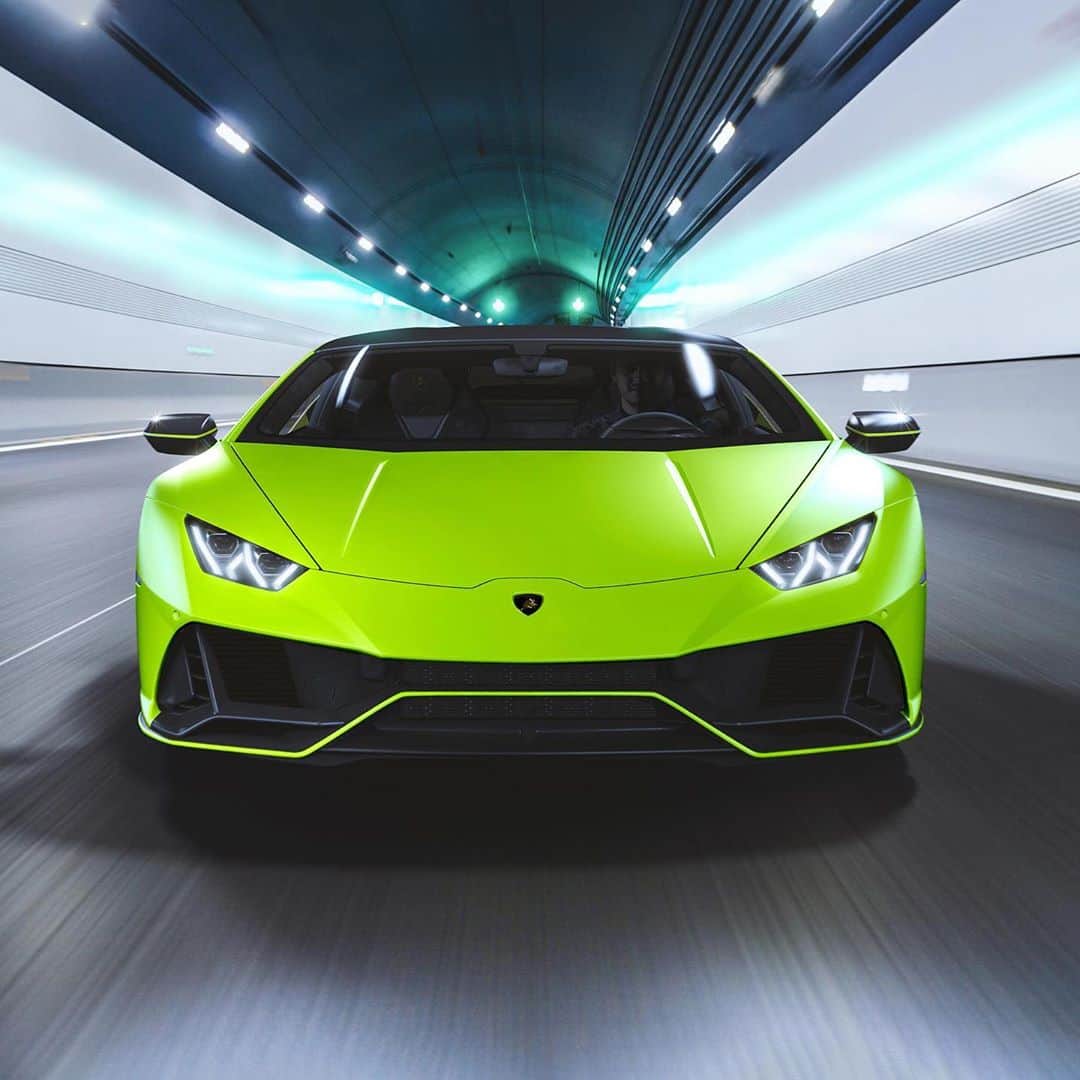HYPEBEASTさんのインスタグラム写真 - (HYPEBEASTInstagram)「@hypebeastcarclub: @lamborghini is dialing it up a notch with its latest Fluo Capsule for the Huracán EVO, dressing the speeder up with neon colors. To give these colors a nice pop, the Italian automaker has opted for fully blacked-out interiors to create a stark contrast. As for performance, the neon-colored cars will retain its standard specs, powered by a 5.2-liter V10 engine which boasts a 0-60 mph time at just 2.9 seconds. Find out more on Lamborghini’s website.⁠⠀ Photo: Lamborghini」11月8日 15時41分 - hypebeast