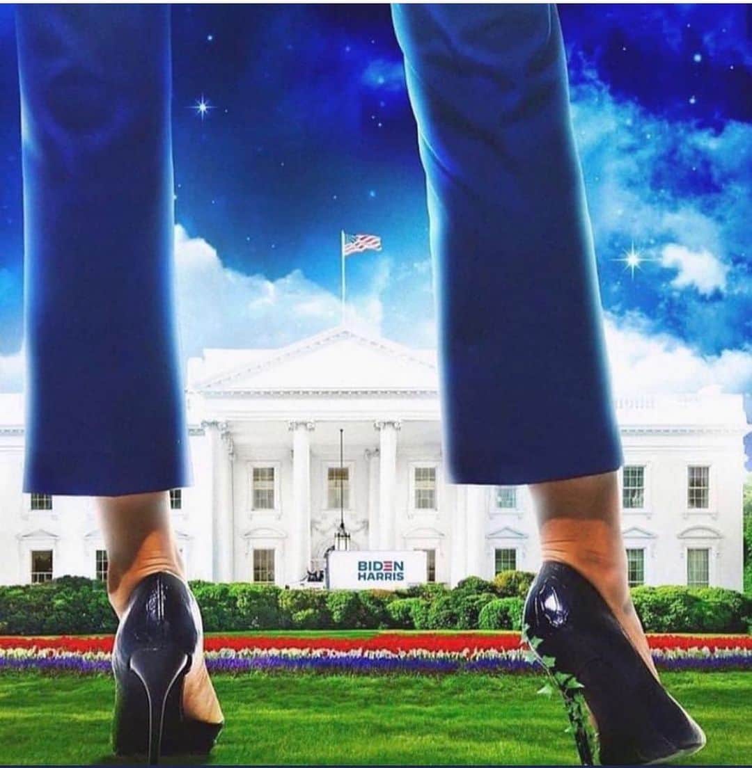 カミーユ・グアティのインスタグラム：「#repost @kstew222   History has been made! 2021 will be a great year! #bidenharris2020」
