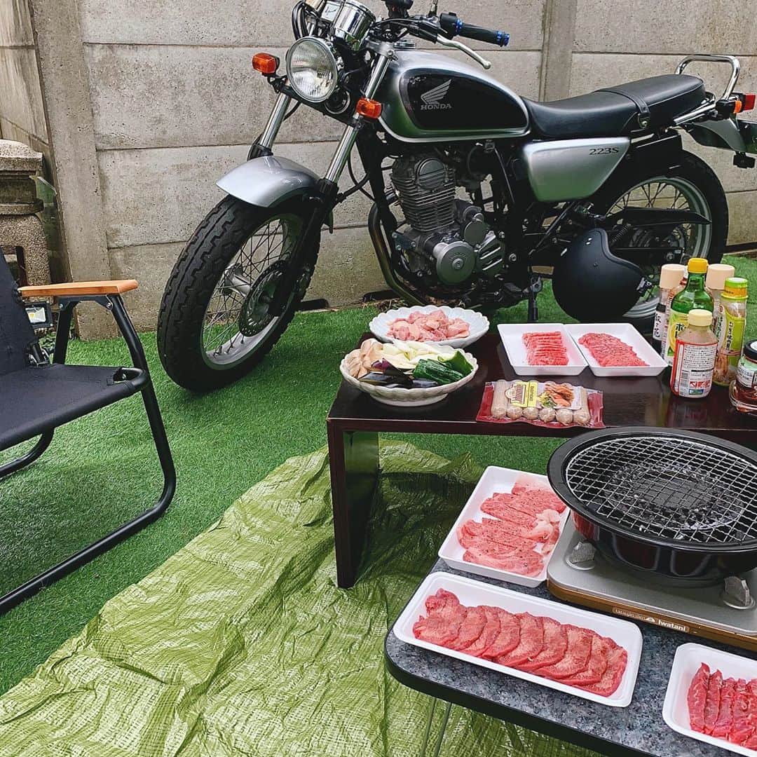 山川就史のインスタグラム：「BBQ  #ig_japan #japanlife #tokyolife #instajapan #jj #picoftheday #tbt #love #japan #tokyo #swag #instagood  #tflers #beautiful #funjaran #BBQ #motorcycle #holiday #sunday」