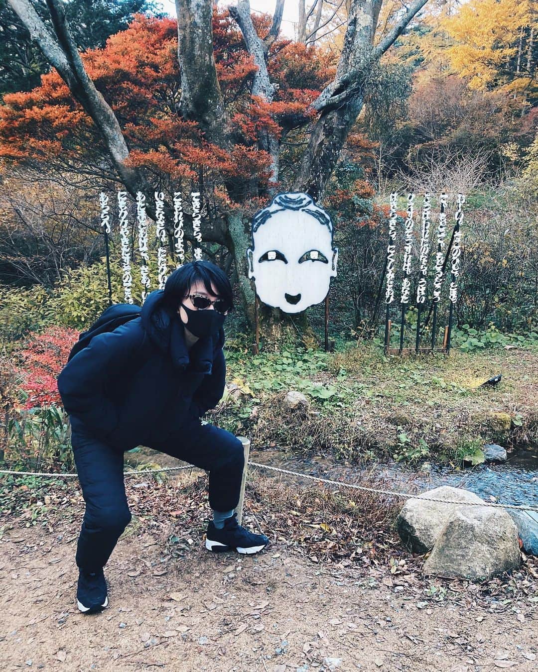 藤野可織さんのインスタグラム写真 - (藤野可織Instagram)「ヤンキーみたいな恰好で来てしまったので、イキリ散らかしてみました😎 撮影：はらだ有彩さん」11月8日 16時02分 - fujinono