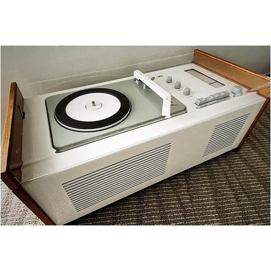 白濱亜嵐さんのインスタグラム写真 - (白濱亜嵐Instagram)「Braun SK 6 by Dieter Rams Record player & Radio 1960年からこんにちは🔊 #白雪姫の棺 #snowwhitescoffin」11月8日 16時14分 - alan_shirahama_official