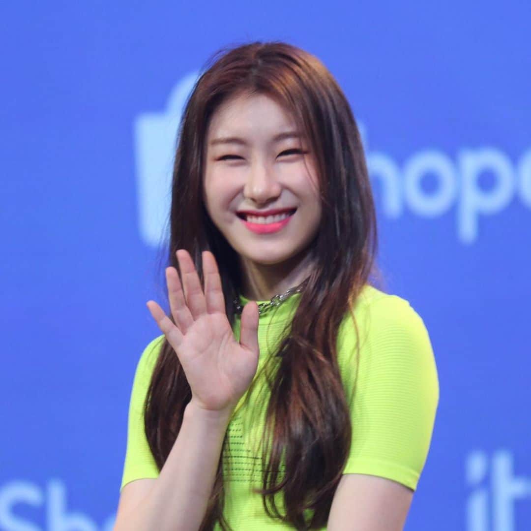 チェリョンのインスタグラム：「comment '💚' if u love her!」