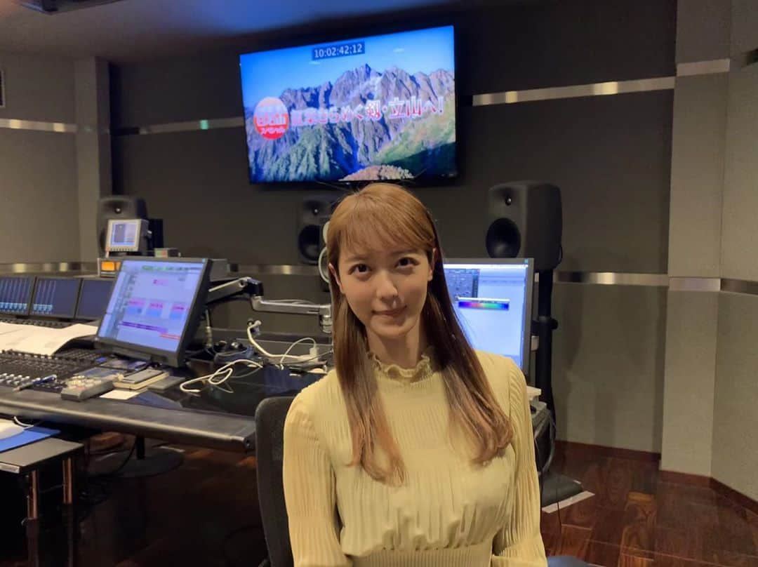 上野愛奈さんのインスタグラム写真 - (上野愛奈Instagram)「. あす、夜7時30分から NHKBSプレミアム『にっぽん百名山スペシャル 紅葉きらめく剱・立山へ！』に出演することになりました⛰  私は山の編集長、萩原浩司さんと 紅葉真っ盛りの立山へ🍁 U字工事のお二人は鹿島槍ヶ岳、 今年、ピオレドール賞を受賞した 登山家の中島健郎さんは剱岳へ！  とても楽しい山旅でした😊 秋山を一緒に堪能しましょう〜♪  #にっぽん百名山  #立山 #剱岳  #萩原浩司さん #U字工事さん #中島健郎さん #上野愛奈」11月8日 16時11分 - ueno_aina_816