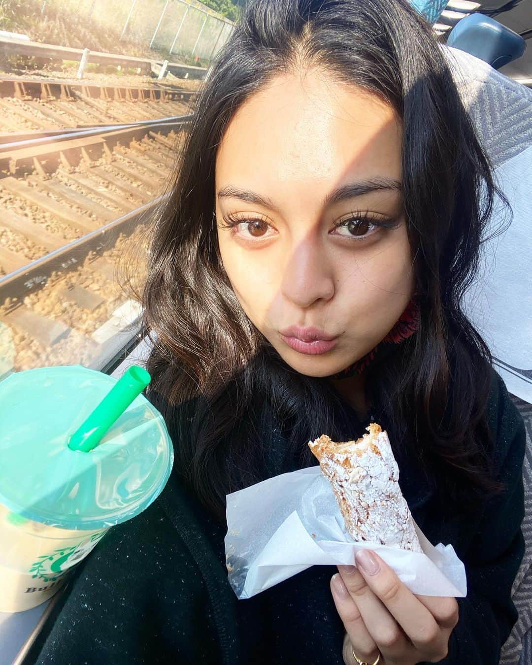 遊海 Yuumiさんのインスタグラム写真 - (遊海 YuumiInstagram)「Sorry but I can’t stop eating 😋 #fun #cheatday #happy #sweets #yummy」11月8日 16時18分 - yuumi_kato
