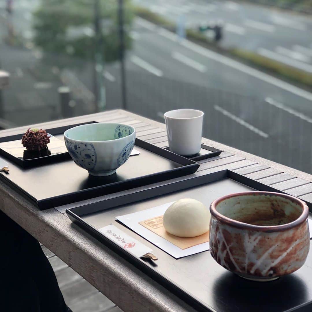 麻生裕子のインスタグラム：「長男　歌舞伎お稽古中に、お友達と🥰  #幸せや〜」