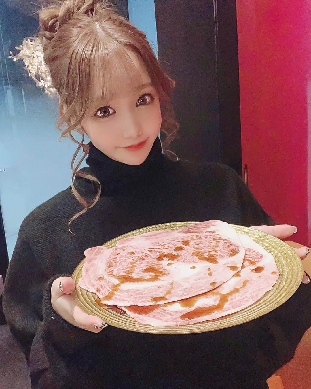 桜木せりなさんのインスタグラム写真 - (桜木せりなInstagram)「錦三丁目グルメ紹介コンテスト🍽 . . . 大好きな焼肉SEJONG錦店に行ってきたよ〜🥓 仕事前でも後でも行けるしここの乄のフォアグラご飯に最近ハマってます🤤💗 . . . @million_leisure_holdings の投稿によかったらいいねしてください✨ . . . #MLH #グルメ企画 #錦のご飯屋さんを応援しよう #焼肉 #sejong #インスタ映え #名古屋 #錦 #錦3 #salondegold #キャバクラ  #キャバ嬢 #クラブ #ラウンジ #自撮り #シャンパン #歌舞伎町 #六本木 #銀座 #北新地  #ミナミ #中洲 #すすきの #followforfollowback #いいね #followｍe #following #かわいい #instalike #instalike #ナイツネット」11月8日 16時27分 - serina__gold