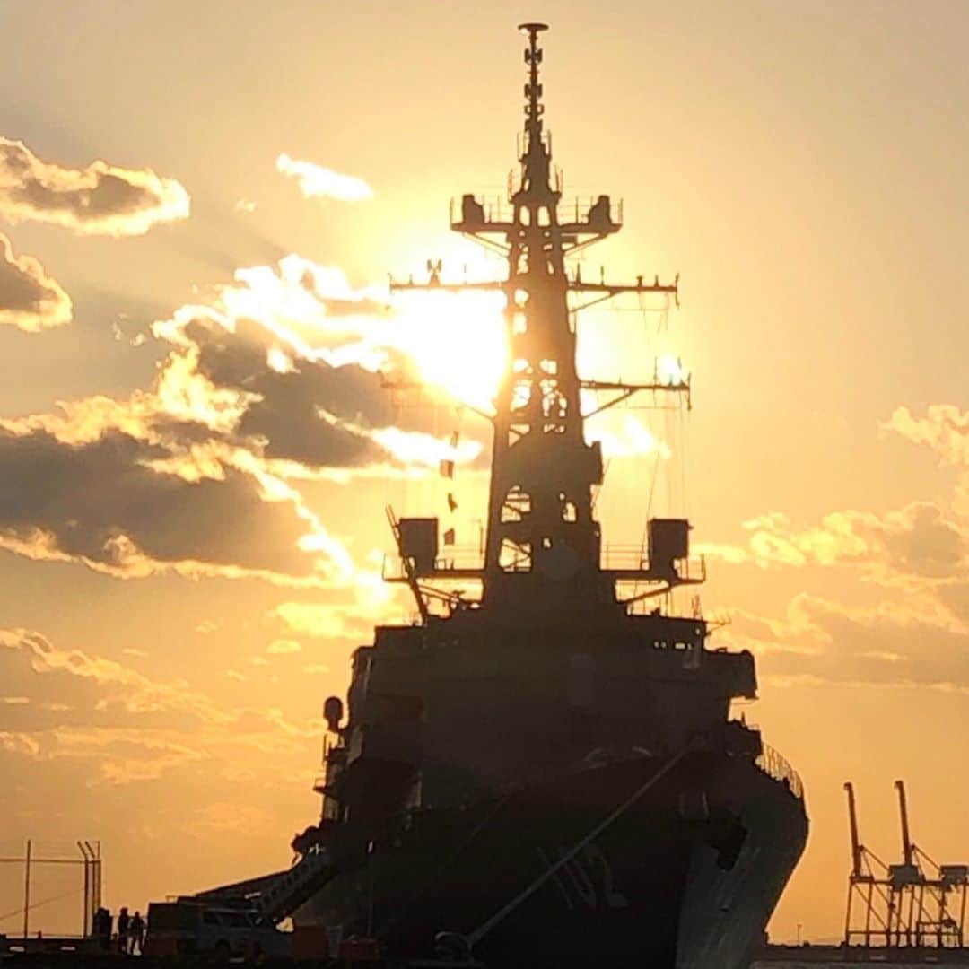 高本剛志さんのインスタグラム写真 - (高本剛志Instagram)「海、太陽、波、風、雲、護衛艦、 全部美しい。  #護衛艦#海上自衛隊#JMSDF」11月8日 16時27分 - takamoto76