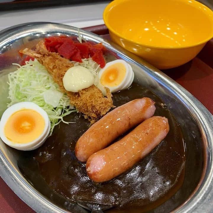 ゴーゴーカレーのインスタグラム：「大人のゴリえもんです🦍 . ゴーゴーカレー公式ホームページ http://www.gogocurry.com . 🍛ゴーゴーカレー公式通販ページ https://jp.gogocurry.com/ 🦍 .  .  #ゴーゴーカレー #curry #金沢グルメ #器 #金沢駅 #follow  #お得 #gogocurry #カレー #カレーを華麗にいただきます  #日本 #japan #金沢カレー #金沢 #石川 #カレー部 #カツカレー #揚げ物 #foodstagram #必勝 #カツカレー #yummy #サービス #世界新出 #飯テロ」