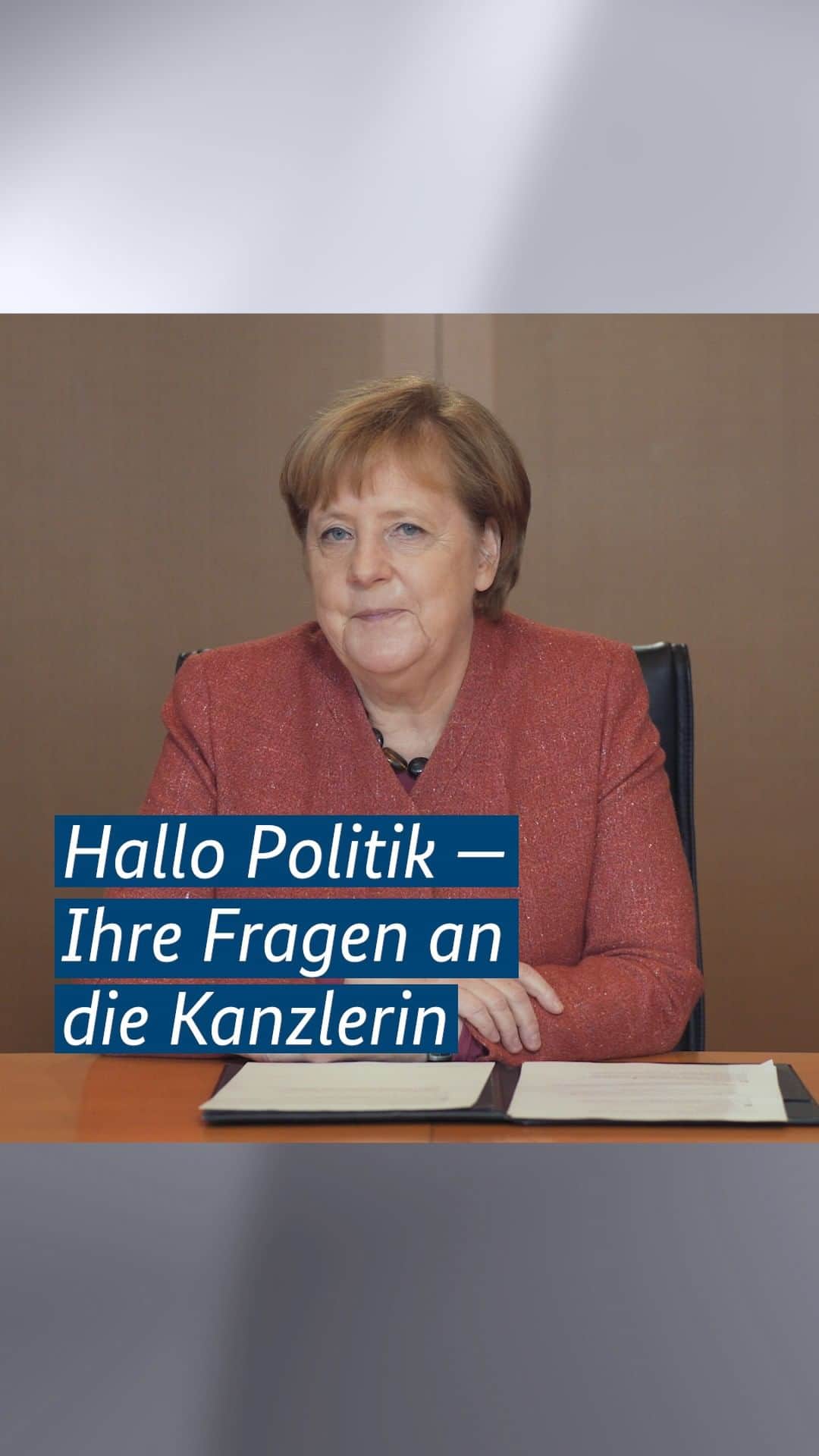 アンゲラ・メルケルのインスタグラム：「Sie haben gefragt, #Kanzlerin #Merkel antwortet – wie versprochen hier und heute am digitalen Tag der offenen Tür der #Bundesregierung. Hören Sie rein!  Übersicht Ihrer Fragen: 👉 Warum gibt es keinen großen Expertentisch zum Thema Covid19? (ab Minute 00:10) 👉 Die meisten Ansteckungen finden im privaten Raum statt, warum müssen dann u. a. Gaststätten schließen? (ab Minute 00:59) 👉 Wenn es einen Impfstoff gibt, wer soll bzw. kann geimpft werden? (ab Minute 03:40) 👉 Was wird in Zukunft in der Pflege getan, um die Situation der Mitarbeitenden zu verbessern? (ab Minute 05:19) 👉 Warum fragen Sie nie das deutsche Volk, bevor Sie Entscheidungen treffen? (ab Minute 07:01) 👉 Warum macht die Regierung nicht mehr für den Klimaschutz? (ab Minute 08:35) 👉 Warum wird in dieser heiklen wirtschaftlichen Situation die CO2-Abgabe ab 2021 noch erhoben? (ab Minute 11:42) 👉Was ist in naher Zukunft beim Netzausbau geplant? (ab Minute 13:16) 👉 Was werden Sie politisch noch für die Gleichberechtigung der Frau tun? (ab Minute 14:35) 👉 Wie ist der Alltag als Kanzlerin gestaltet? (ab Minute 16:55)」