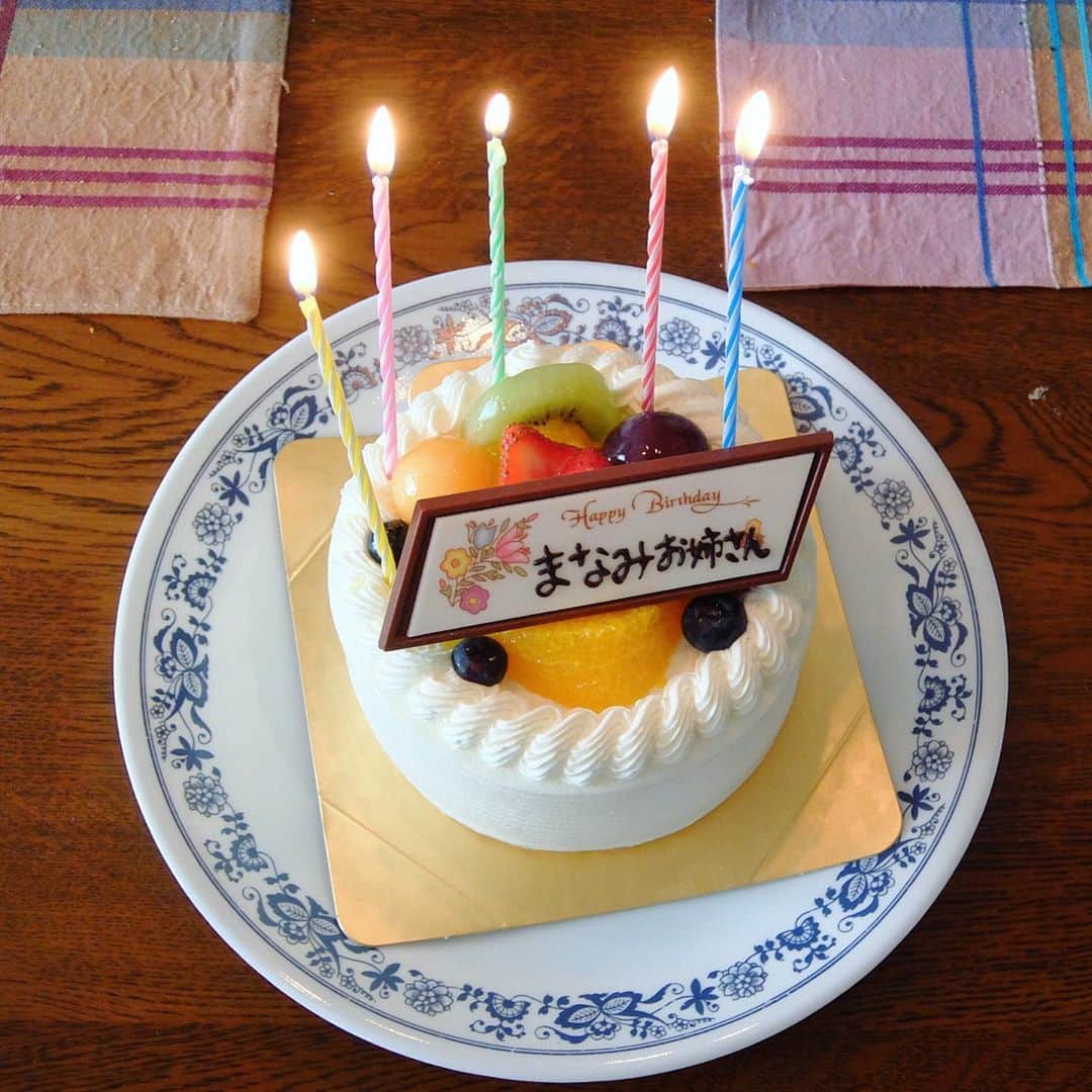 桂春雨さんのインスタグラム写真 - (桂春雨Instagram)「6日早いのですが、まなみさんの誕生日を弟夫婦がお祝いをしてくれました。千疋屋のケーキ、美味しかったです。 #誕生日 #お祝い #バースデー #ケーキ #フルーツ #デコレーション #千疋屋 #happy #birthday #cake #fruit #decolation #instasweet」11月8日 16時51分 - harusamek