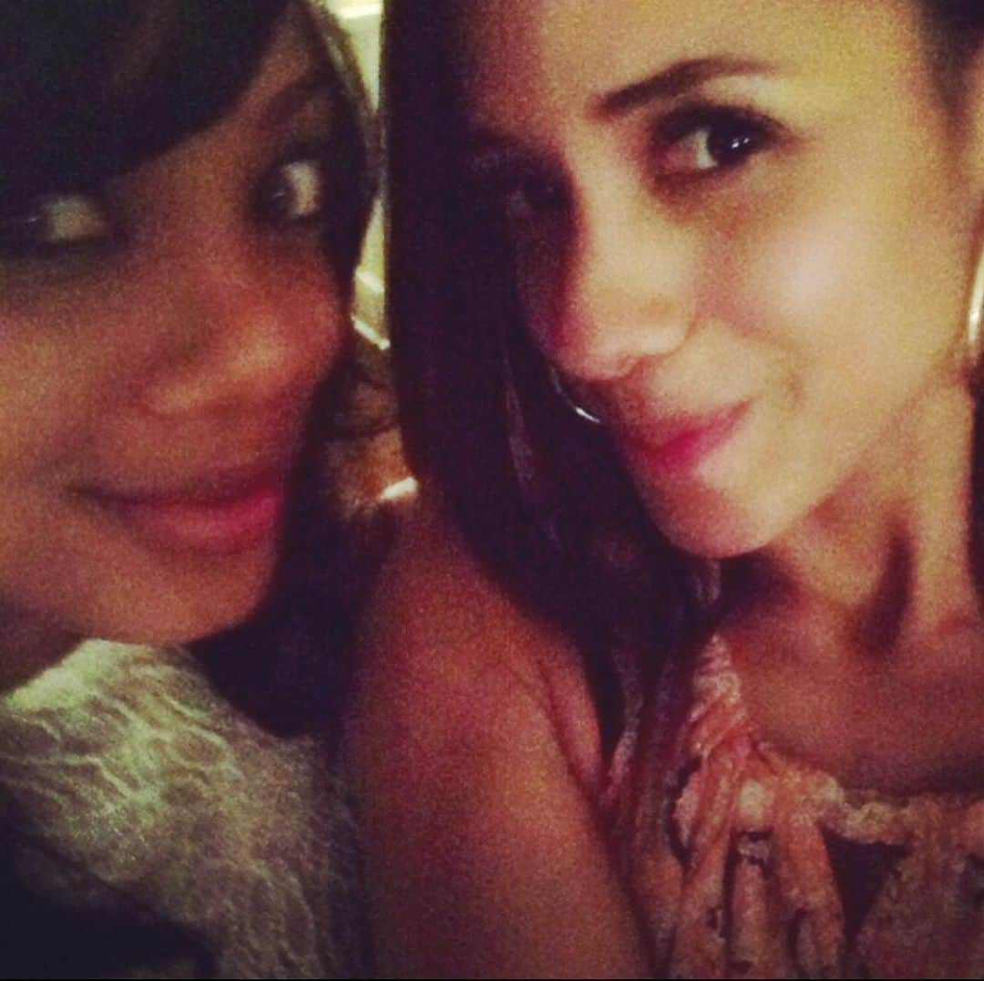 ティファニー・ハインズさんのインスタグラム写真 - (ティファニー・ハインズInstagram)「Happy Birthday @daniajramirez  You are so full of talent and light! Your beauty starts from your soul and radiates out touching everyone you know! Thank you for being in this world and sharing your light with the rest of us! Thanks for all the laughs, wisdom when i need it and of course your crazy good Latin food these past few years! My sista from another mama! Love you so much and I hope you have the most beautiful special day my glorious friend! 🎊🎂🎉♥️🥰-> swipe for memory lane #HAPPYDANIADAY #HAPPYBIRTHDAY」11月8日 17時00分 - tiffanyhines