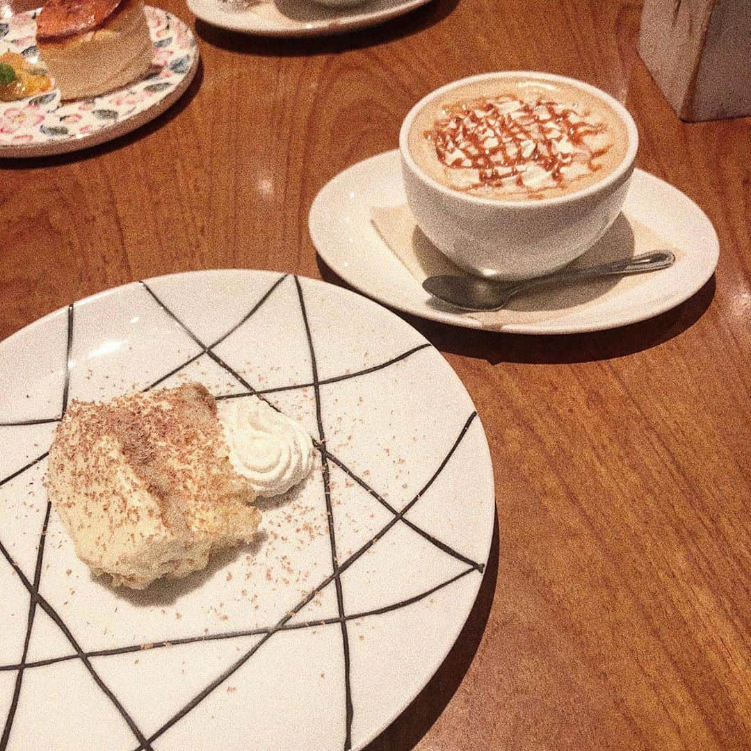 ナタリア聖奈のグルメインスタ