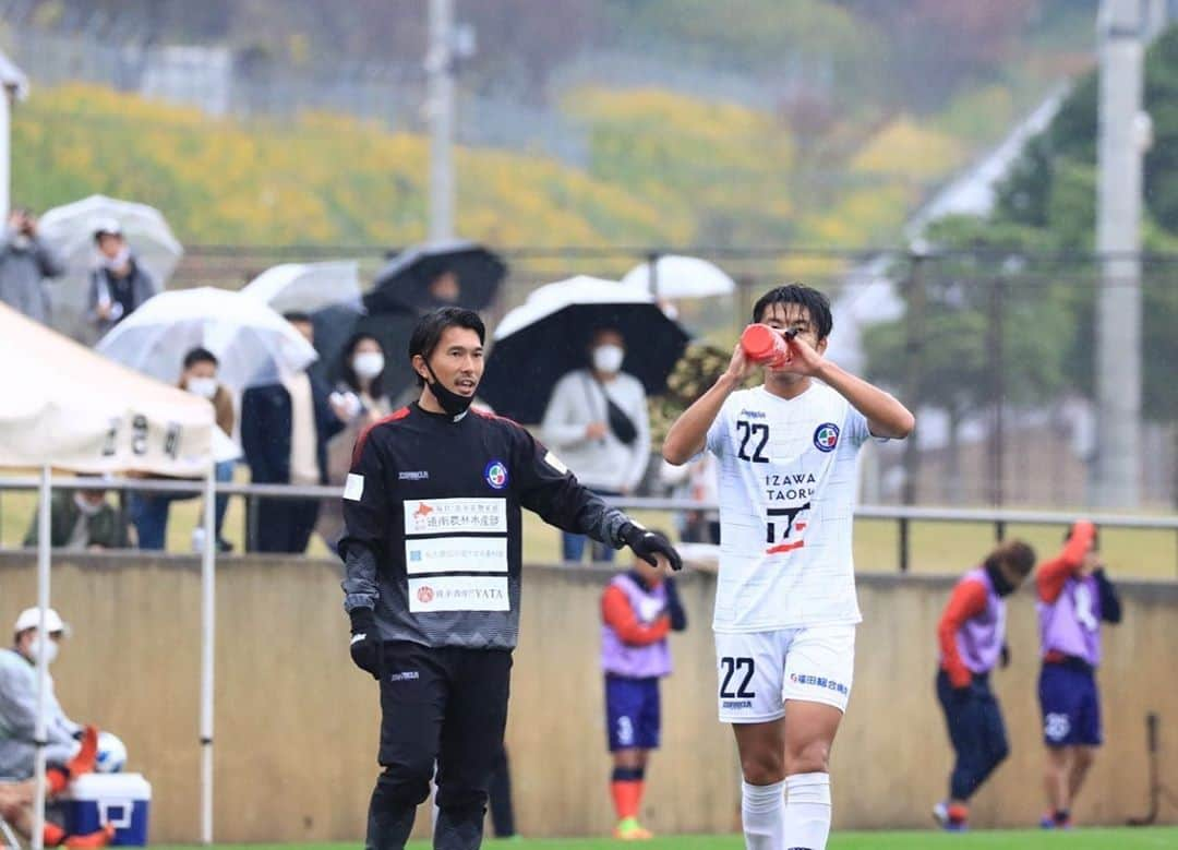 小川佳純さんのインスタグラム写真 - (小川佳純Instagram)「. 全国地域サッカーチャンピオンズリーグ2020 1次ラウンド 第1節 vs福井ユナイテッドFC 0-0 第2節 vsFC徳島 1-0 第3節 vsJ.FC MIYAZAKI 2-0 . 2勝1分の首位で決勝ラウンド進出を決めました！  残すは決勝ラウンドの3試合だけ！ JFL昇格できるように頑張ります！ 応援ありがとうございました！！  #fctiamo #枚方 #全国地域サッカーチャンピオンズリーグ」11月8日 17時14分 - yoshizumi_ogawa_official