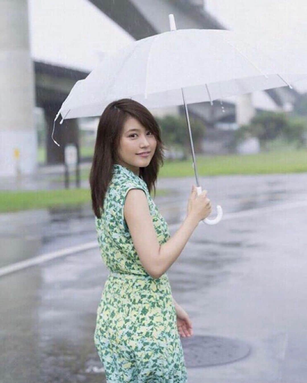 はしもと るかさんのインスタグラム写真 - (はしもと るかInstagram)「☂️💚 . . . #有村架純 #有村架純ちゃん  #有村架純写真集 #有村架純fan  #有村架純好きと繋がりたい  #有村架純生誕祭 #有村架純可愛い  #有村架純かわいい #kasumi_arimura #arimura_kasumi #有村架純ちゃん💗  #可愛い #かわいい  #有村架純可愛い❤️  #arimurakasumi #可愛い  #kasumiarimur #Cute」11月8日 17時25分 - _ruka_hashimoto