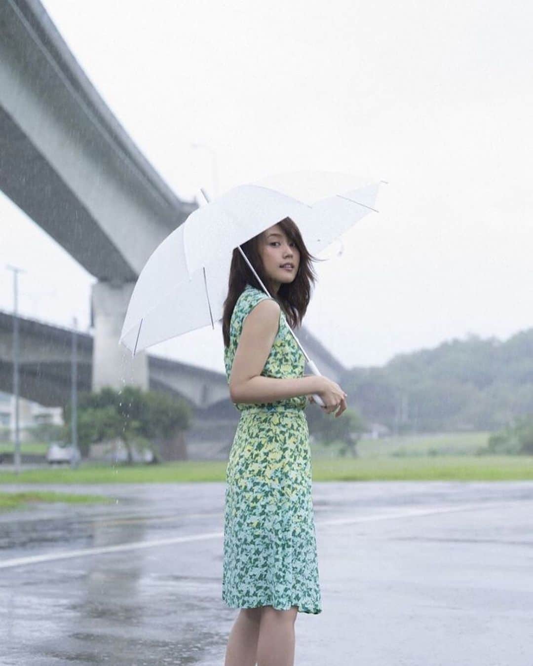 はしもと るかさんのインスタグラム写真 - (はしもと るかInstagram)「☂️💚 . . . #有村架純 #有村架純ちゃん  #有村架純写真集 #有村架純fan  #有村架純好きと繋がりたい  #有村架純生誕祭 #有村架純可愛い  #有村架純かわいい #kasumi_arimura #arimura_kasumi #有村架純ちゃん💗  #可愛い #かわいい  #有村架純可愛い❤️  #arimurakasumi #可愛い  #kasumiarimur #Cute」11月8日 17時25分 - _ruka_hashimoto