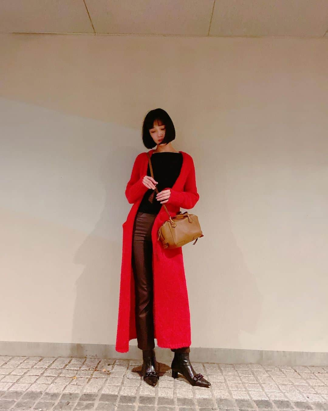 林田岬優さんのインスタグラム写真 - (林田岬優Instagram)「赤色! cardigan @maisonanje  pants @calzedonia  shoes @stephen_venezia bag @toryburch #岬優私服#outfit#ootd」11月8日 17時51分 - miyu_hayashida