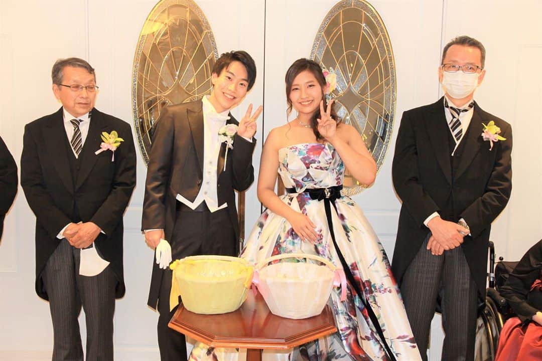 セレス高田馬場さんのインスタグラム写真 - (セレス高田馬場Instagram)「. . . 2020.11.08❤️Happy Wedding❤️ . . 本日CELESでご結婚式を行ったおふたり✨ 本当におめでとうございます🎉 . . お集まり頂いた皆様にとっても 沢山の幸せに包まれた1日✨ . おふたりも、ゲストの皆様も スタッフも...全員が感動し 笑顔溢れる最幸のご結婚式でした🥺✨ . . 今日という日をご一緒に迎えられた事を CELESスタッフ一同心より感謝致します❣️ . . 末永くお幸せに💕 . . . . 💍》［#セレス高田馬場］［#セレス花嫁］で フェアの様子や当日レポをUP してね✨ こちらのアカウントでご紹介させて頂きます❣️ follow me👉@celestakada . . 🤵👰》人気のブライダルフェアに参加しよう✨ 詳しくはTOPのURLからHPをcheck👀 . . セレス高田馬場💒 ☎️03-3207-5161 ［営業時間］11:00~19:00［定休日］木曜日 ※詳しくはHPをご確認下さい . . #CELES高田馬場#CELES花嫁#プレ花嫁#卒花嫁 #結婚式準備#挙式#大聖堂#結婚式#結婚式場 #式場探し#ブライダルフェア#式場見学#東京花嫁 #高田馬場#wedding#前撮り#チャペル #全国のプレ花嫁さんと繋がりたい #全国の卒花嫁さんと繋がりたい #2021年春婚#2021年夏婚#2020年秋婚 #2020年冬婚#令和婚 #結婚式レポ#結婚式」11月8日 17時45分 - celestakada