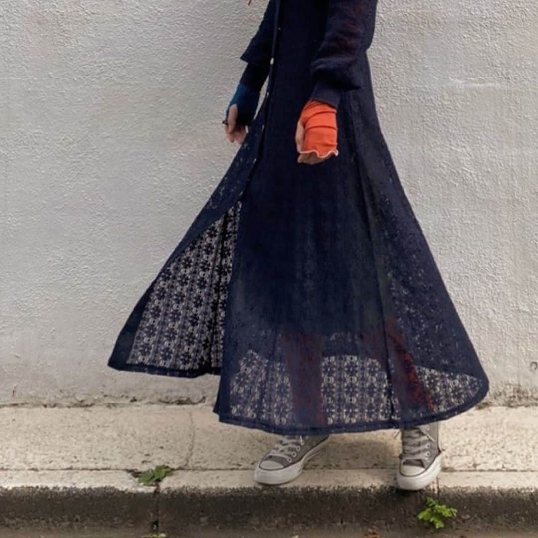 相羽瑠奈さんのインスタグラム写真 - (相羽瑠奈Instagram)「🌚☄️🍪🦋 @rrr_tokyo @rrr_vintage  このレースガウン、今の時期は上にアウターを羽織ってフーディーと裾を覗かせる合わせ方をして欲しいです♡ ニットやスウェットをレイヤードしてもかわいいかも！」11月8日 17時46分 - rone.runa