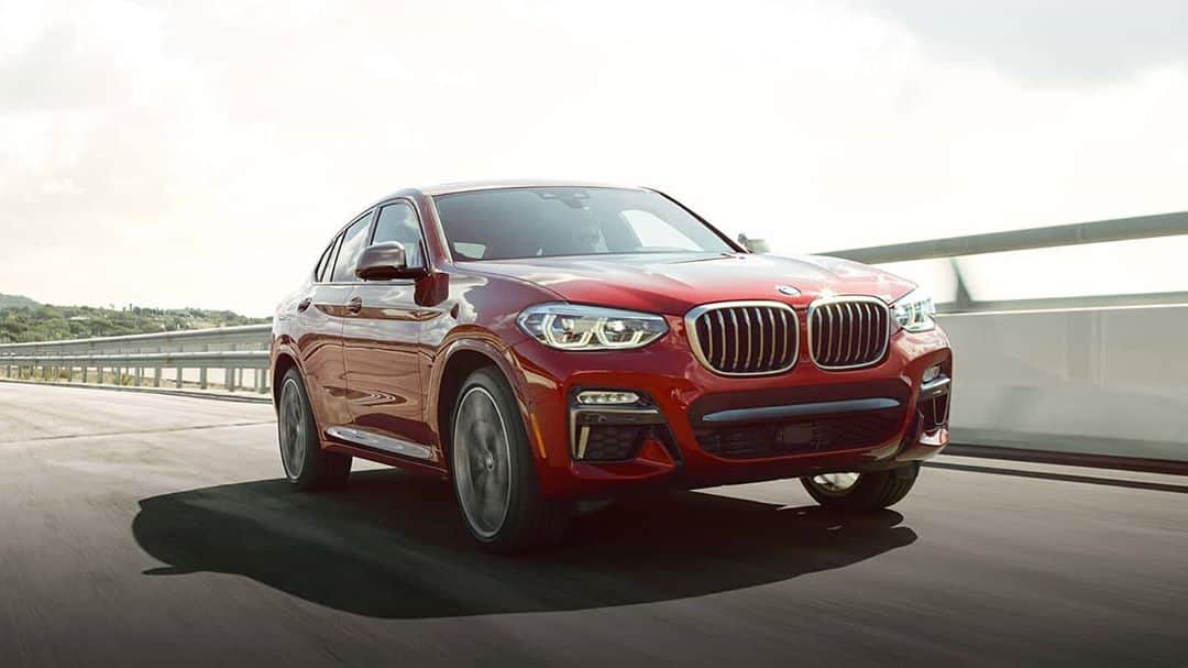 BMW Thailandさんのインスタグラム写真 - (BMW ThailandInstagram)「หมดกังวลเมื่อต้องขับรถทางไกล เพราะ BMW X4 จะทำให้คุณมั่นใจตลอดการเดินทาง ด้วยระบบช่วยเหลือผู้ขับขี่ Driving Assistant ที่สามารถเตือนเมื่อรถออกนอกเลนแบบไม่ตั้งใจ การเปลี่ยนเลนเมื่อมีรถด้านข้าง รวมถึงระบบช่วยเบรกเมื่อใกล้รถคันหน้าจนเกินไป ให้คุณออกไปผจญภัยได้อย่างปลอดภัยไร้กังวล  สอบถามข้อมูลเพิ่มเติมได้ที่ - BMW Contact Center : 1397 - Line : @BMWLeasing : https://lin.ee/e8LSXa4 - ข้อมูลเพิ่มเติมคลิก : https://bit.ly/3dqUH6h - จองผ่านช่องทางออนไลน์ : https://bit.ly/2SHE5jq  #BMW #BMWTH #THEX4 #JOYisBMW #สุนทรียภาพแห่งการขับขี่」11月8日 17時52分 - bmwthailand