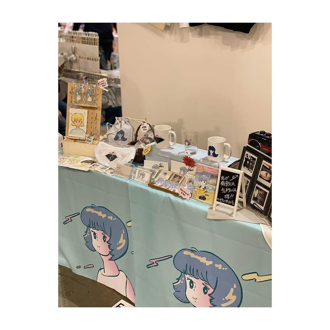 Yuuki mimuraさんのインスタグラム写真 - (Yuuki mimuraInstagram)「🎨“   . . 昨日はビッグサイトで開催されてる 『 #designfesta 2020 』へ遊びに行ったよ🚶‍♀️ なみちゃん ( @298_nk )のグッズを買いに🛒" グラスが増えました🥳🤍 とってもかわいい💕 早速使っちゃお、と思って カフェラテ作ったけど コーヒー多め☕️になっちゃった🙃  エモかわいいイラストが得意ななみちゃん🥳 会えてよかった🤍🤍🤍🤍🤍 . . . #カフェラテ#コーヒー #おうちカフェ#デザインフェスタ  #デザフェス#東京#東京ビッグサイト #国際展示場#イラスト#イラストレーター . . なみちゃんとペットのにとちゃn🐶🐾“ 笑笑」11月8日 17時57分 - u0829u