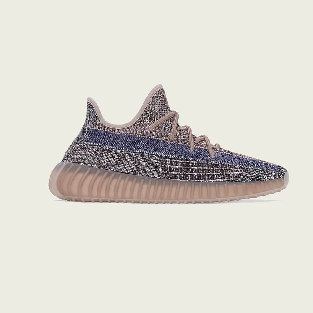 adidas Originalsのインスタグラム：「YEEZY BOOST 350 V2 FADE. AVAILABLE NOVEMBER 11 EXCLUSIVELY IN ASIA PACIFIC AT ADIDAS.COM/YEEZY AND ON THE ADIDAS APP IN SELECT COUNTRIES.」