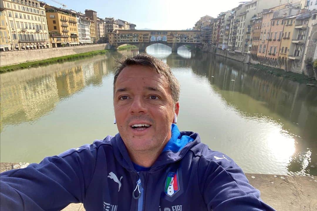 マッテオ・レンツィさんのインスタグラム写真 - (マッテオ・レンツィInstagram)「Che magnifica giornata per correre nella città più bella del mondo! Buona domenica a tutte e tutti」11月8日 18時10分 - matteorenzi