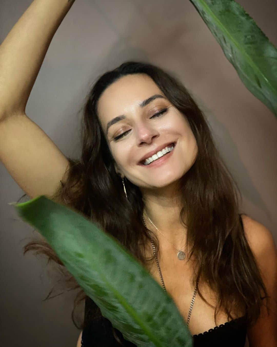 Sedef Avciのインスタグラム：「Gülümse hayata🍃」