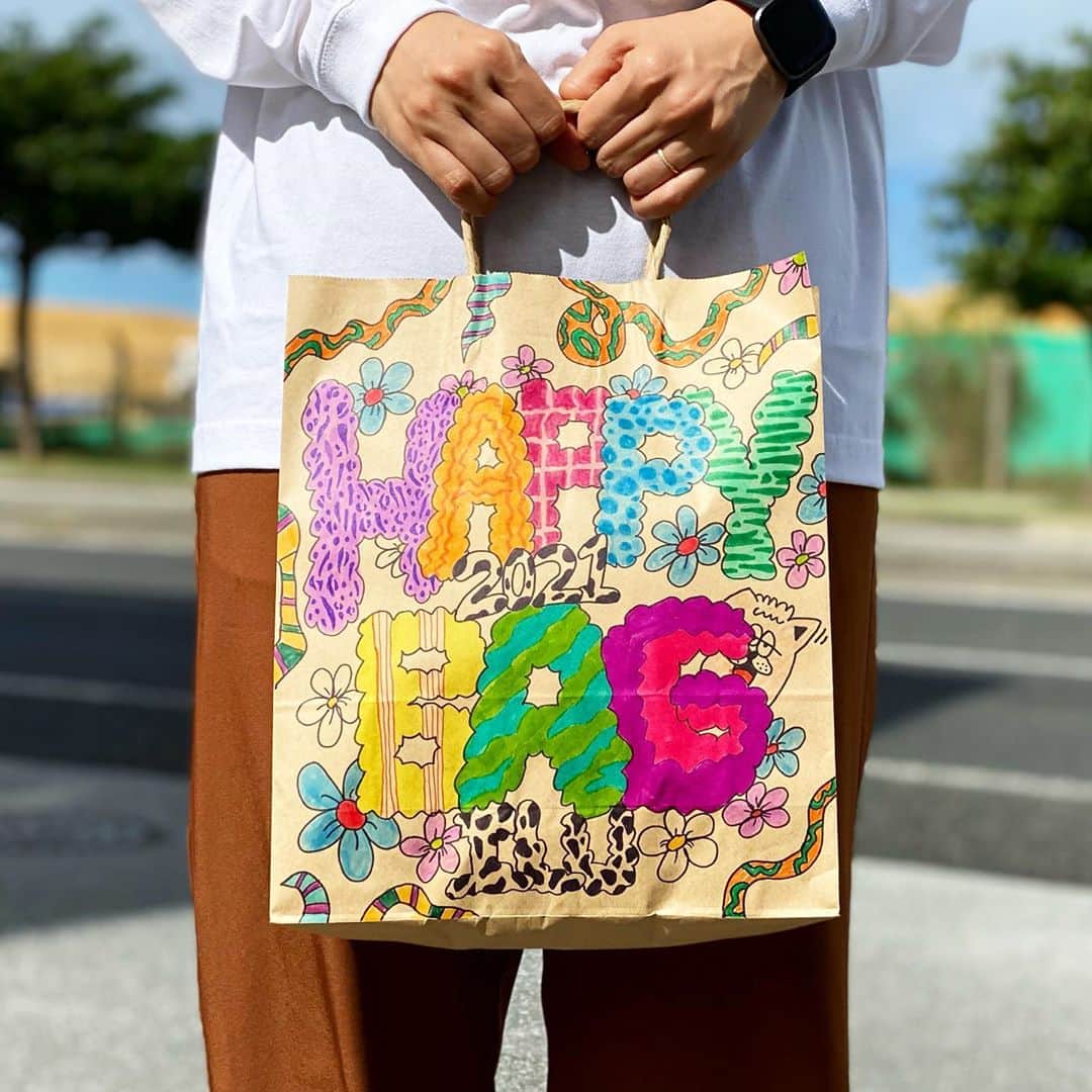 original brand 【ilu098】さんのインスタグラム写真 - (original brand 【ilu098】Instagram)「遂にお披露目です。 【アイルのHAPPY BAG】 ¥15,900- ¥32,000- ¥58,000- 先行ご予約受付 12月4日~6日 3日間のみWebからご注文可能です 詳しくは'受注商品'カテゴリへ♫ ※各サイズ準備数に達し次第、受付終了です ※12月16日~順次、配送開始予定 ※お一人様おひとつでお願いします ・ 沖縄店も12月4日(金)~6日(日)の 期間のみ、ご予約受付可能です ・ 忘れられない1年となった2020年 124日間に及ぶ長い店舗休業期間を 頂戴したにも関わらず、 連日、沢山の暖かなメッセージを頂き、 お客様の存在に救われた日々。  私たちアイルから感謝をギュ〜と詰め込む ハッピーバッグ2021♫ 沢山の笑顔が溢れる素敵な想い出となれますように。 #ilu098 #happybag #2021 #沖縄 #おきなわ」11月8日 18時14分 - ilu098