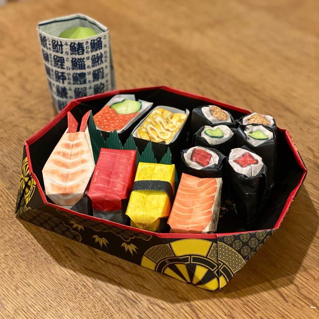 服部円のインスタグラム：「🍣🍵 #プリント折り紙」