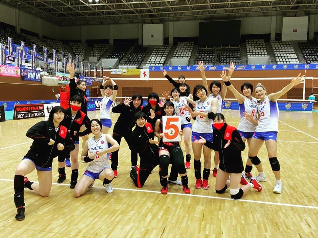 山内美咲さんのインスタグラム写真 - (山内美咲Instagram)「#2020-21 ﻿ #vleague #necレッドロケッツ #5勝目 #6勝目﻿ #島津アリーナ﻿ #初リモートマッチ ﻿ #京都の思い出  #小島満菜美  #ハッピーバースデー  #できる女たち ﻿ #写真増えてたyo」11月8日 18時42分 - yama9436