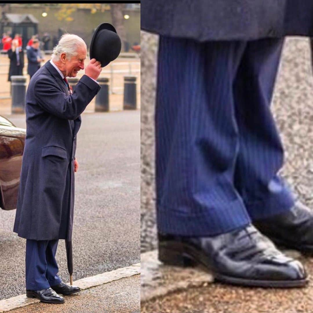 ガジアーノ&ガーリングさんのインスタグラム写真 - (ガジアーノ&ガーリングInstagram)「HRH The Prince of Wales wearing his G&G black calf St James oxfords for his visit with the Welsh guards black Sunday parade. #HRH #princecharles #princeofwales  #gazianogirling #savilerow #london🇬🇧 #luxurylifestyle #luxurymenshoes #madeinengland🇬🇧 #bespokeshoes #benchmadeshoes #luxury #shoeporn #mayfair #shoes #mensluxury」11月9日 4時59分 - gazianogirling