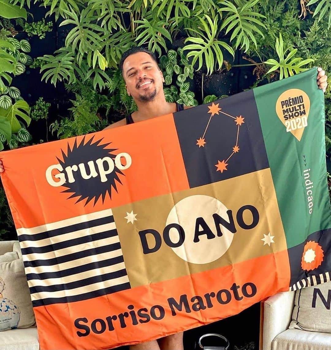 Sorriso Marotoのインスタグラム：「Turma, fomos indicados na Categoria Grupo Do Ano no #PrêmioMultishow e falta pouco pra final! Será que o tri campeonato vem?! 😁 A votação é até esse domingo, então bora votar muito!」