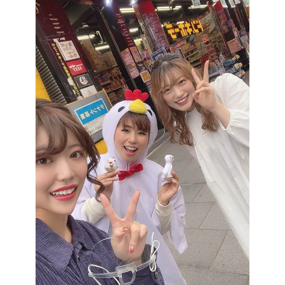 のインスタグラム：「. 11/3のイベントの日は、仲良しのKokkoちゃん＆中井風花ちゃんをゲストにお迎えしました(∩˃o˂∩)♡ . お昼ご飯にたこ焼きを食べたんだけど、Kokkoちゃんはニワトリのまま3人で買いに行ったんだ(*´艸`*) . 2人ともありがとう(∩´∀`∩)♡ . #ドンキホーテ #ドンキホーテ道頓堀店 #イメージキャラクター」