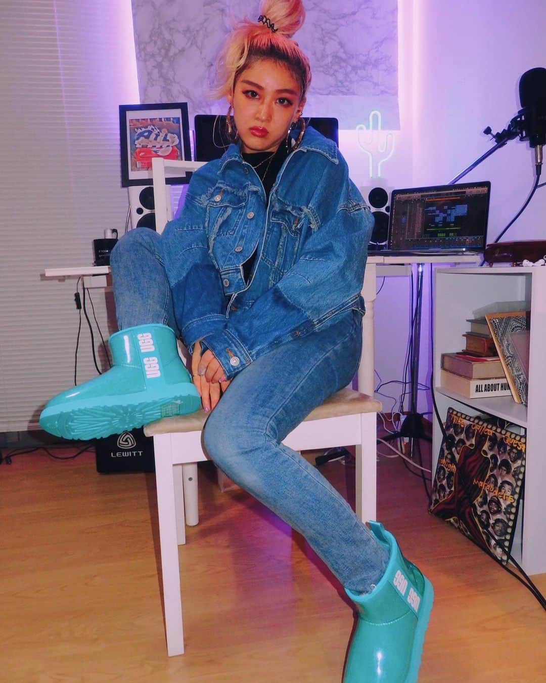 jyA-Me（ヤミー）のインスタグラム：「💙💙💙 @ugg @uggjapan  フッカフカの防水☔️💯 #FeelUGG  #UGG#UGGブーツ #防水ブーツ」