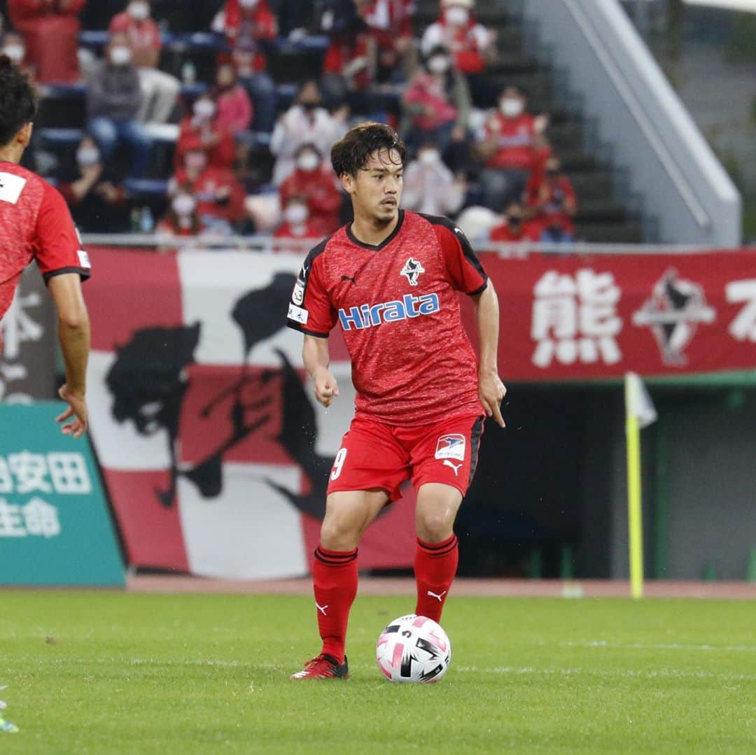 ROASSO KUMAMOTOさんのインスタグラム写真 - (ROASSO KUMAMOTOInstagram)「⚽️ ／ 11.7.SAT.第26節 VS 鹿児島ユナイテッドFC フォトレポートPart①⚽️ ＼ #広報カメラ で撮影した、フォトレポートをお届けします📸 -----﻿ NEXT GAME﻿ 🗓 11月14日.SAT ⏰ 14:00 KICK OFF﻿ 🆚 藤枝MYFC 🏟 えがお健康スタジアム 📺 DAZN / NHK熊本 -----﻿ #ロアッソ熊本 ﻿ #2020シーズン ﻿ #繋続 #TSUNAGI﻿ #つなぎ  #2020の主役は誰だ  #岡本知剛 #浅川隼人 #相澤祥太 #中原輝 #石川啓人 #roasso﻿ #熊本﻿ #Jリーグ﻿ #jleague﻿ #サッカー﻿ #ゴール ﻿ #えがお健康スタジアム﻿ #感謝﻿ #いまできること﻿ #がんばろう日本﻿ #みんなで乗り越えよう ﻿ #jリーグにできること」11月8日 20時32分 - roassokumamoto_official