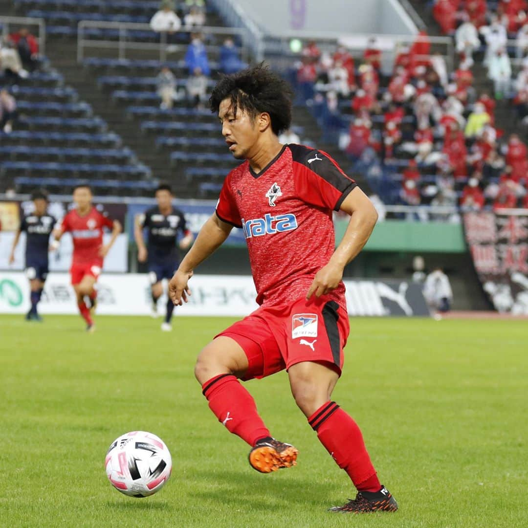 ROASSO KUMAMOTOさんのインスタグラム写真 - (ROASSO KUMAMOTOInstagram)「⚽️ ／ 11.7.SAT.第26節 VS 鹿児島ユナイテッドFC フォトレポートPart①⚽️ ＼ #広報カメラ で撮影した、フォトレポートをお届けします📸 -----﻿ NEXT GAME﻿ 🗓 11月14日.SAT ⏰ 14:00 KICK OFF﻿ 🆚 藤枝MYFC 🏟 えがお健康スタジアム 📺 DAZN / NHK熊本 -----﻿ #ロアッソ熊本 ﻿ #2020シーズン ﻿ #繋続 #TSUNAGI﻿ #つなぎ  #2020の主役は誰だ  #岡本知剛 #浅川隼人 #相澤祥太 #中原輝 #石川啓人 #roasso﻿ #熊本﻿ #Jリーグ﻿ #jleague﻿ #サッカー﻿ #ゴール ﻿ #えがお健康スタジアム﻿ #感謝﻿ #いまできること﻿ #がんばろう日本﻿ #みんなで乗り越えよう ﻿ #jリーグにできること」11月8日 20時32分 - roassokumamoto_official