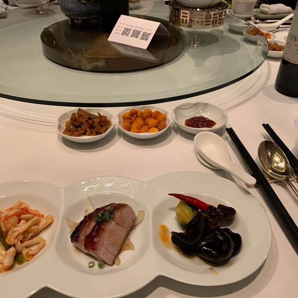 イ・ヨニさんのインスタグラム写真 - (イ・ヨニInstagram)「너무 오랜만에 맛나게 먹었던 베이징덕! 총주방장님덕분에 맛나게 먹었습니다~👍😆 자주뵈요! @fsseoul 에서」11月8日 20時33分 - yeonhee.luv