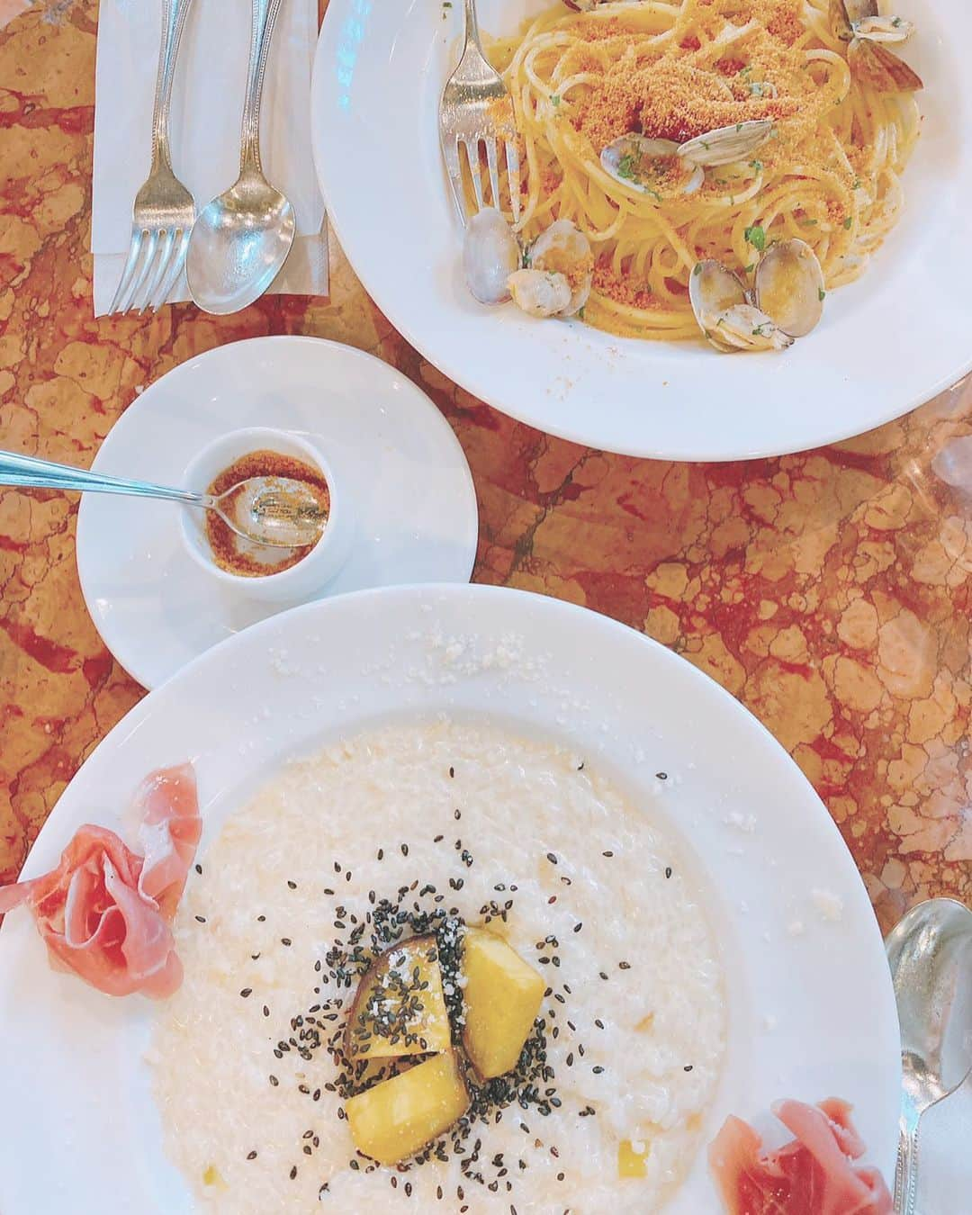 MAYUMIさんのインスタグラム写真 - (MAYUMIInstagram)「🍽 * 行ってみたかったcafe。 昨日、姉様方に連れてって貰いました♡ * #caffemichelangelo #代官山 #どうしても立ってしまう #ぽむさんの小指」11月8日 20時42分 - mayumiii0305