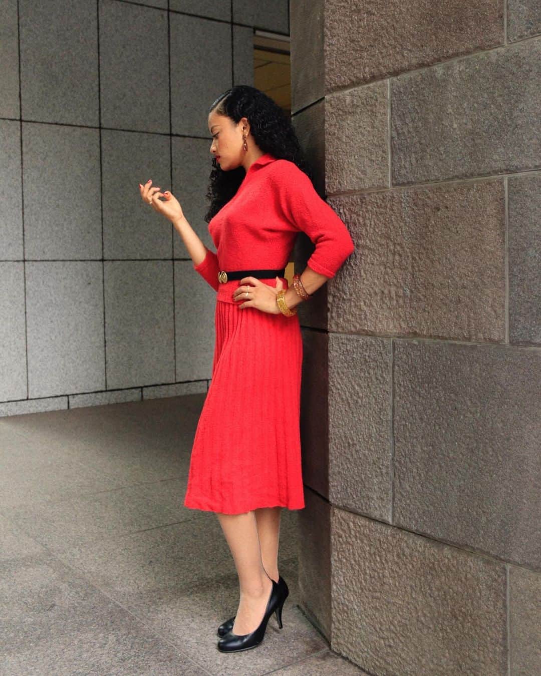 ティファニー・キャデラックさんのインスタグラム写真 - (ティファニー・キャデラックInstagram)「💄 I leave a trace everywhere I go, like my rouge on the rim of a cup☕️ Don’t blame me... That’s the way mother nature planned it💋  Bangles and earrings from @bowandcrossbones ✨  #bowandcrossbones #fakelitejewellery #authenticrepro」11月8日 20時44分 - fruitimami