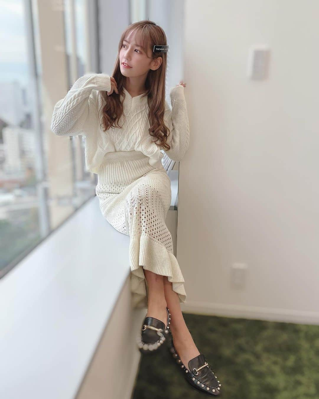 諸橋沙夏さんのインスタグラム写真 - (諸橋沙夏Instagram)「🤍💭﻿ ﻿ ﻿ ﻿ ・﻿ ・﻿ ・﻿ ﻿ ﻿ 今日のお話し会は﻿ 真っ白の服でした⸜❤︎⸝‍﻿ ﻿ ﻿ 髪飾りは、そわんわんと星名のみれちゃんに﻿ 誕生日にプレゼントしてもらったもの💋﻿ ﻿ ﻿ お気に入り〜👯‍♂️﻿ ﻿ ﻿ ﻿ ﻿ 体のラインが出て好きだなあ。﻿ ﻿ ﻿ お洋服は3枚目のタグをみてくださいね❄﻿ ﻿ ﻿ 今日もたくさん笑ったし﻿ とっても楽しかった😊﻿ ﻿ ﻿ ありがとうっ。﻿ ﻿ ﻿ また話そーね！ぜったい！﻿ 約束…💞﻿ ﻿ ﻿ ﻿ ﻿ ﻿ ﻿ ﻿ ﻿ ﻿」11月8日 20時48分 - morohashi_sana